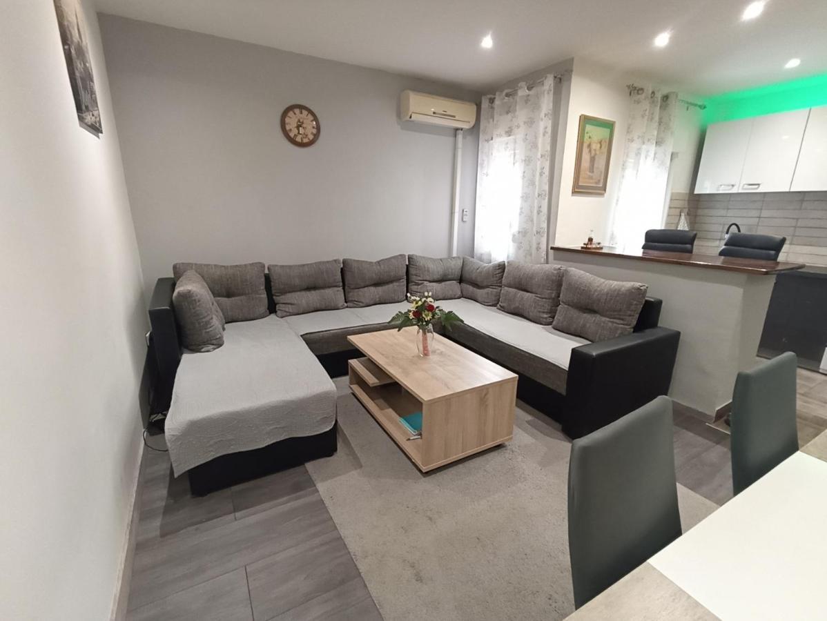 Hukic A2 And A1 Apartment Fazana Exterior photo